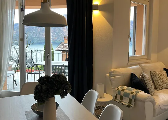 Antoni's Place Лено